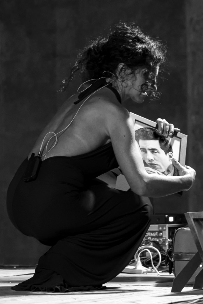 "Io che amo solo te. Le voci di Genova." Collepasso (Le), 6ago22, foto di Sergio Limongelli