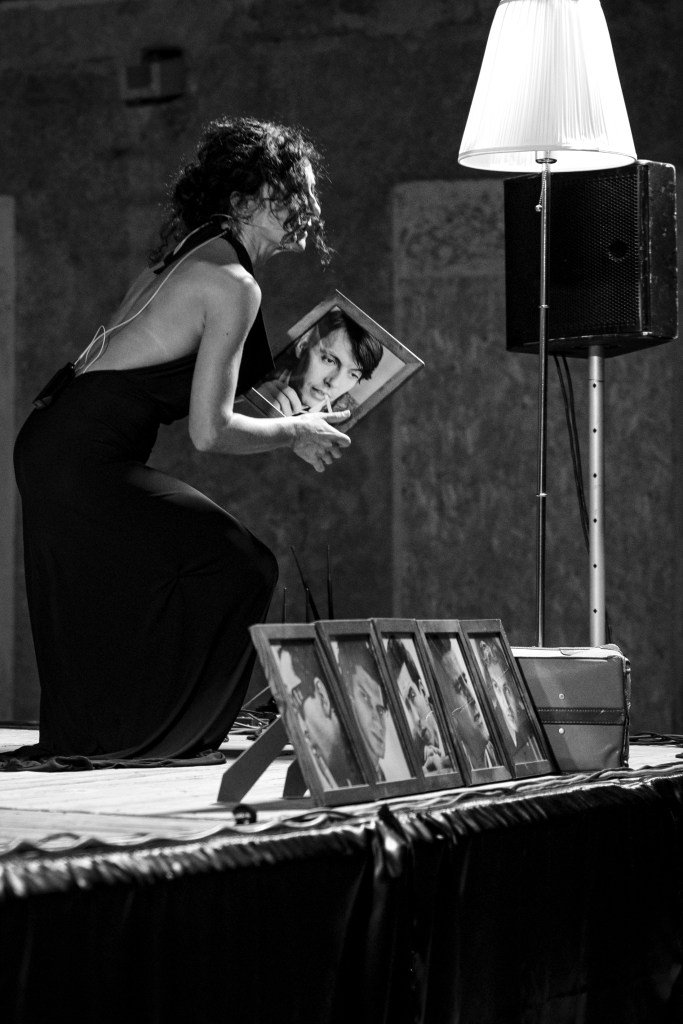 "Io che amo solo te. Le voci di Genova." Collepasso (Le), 6ago22, foto di Sergio Limongelli